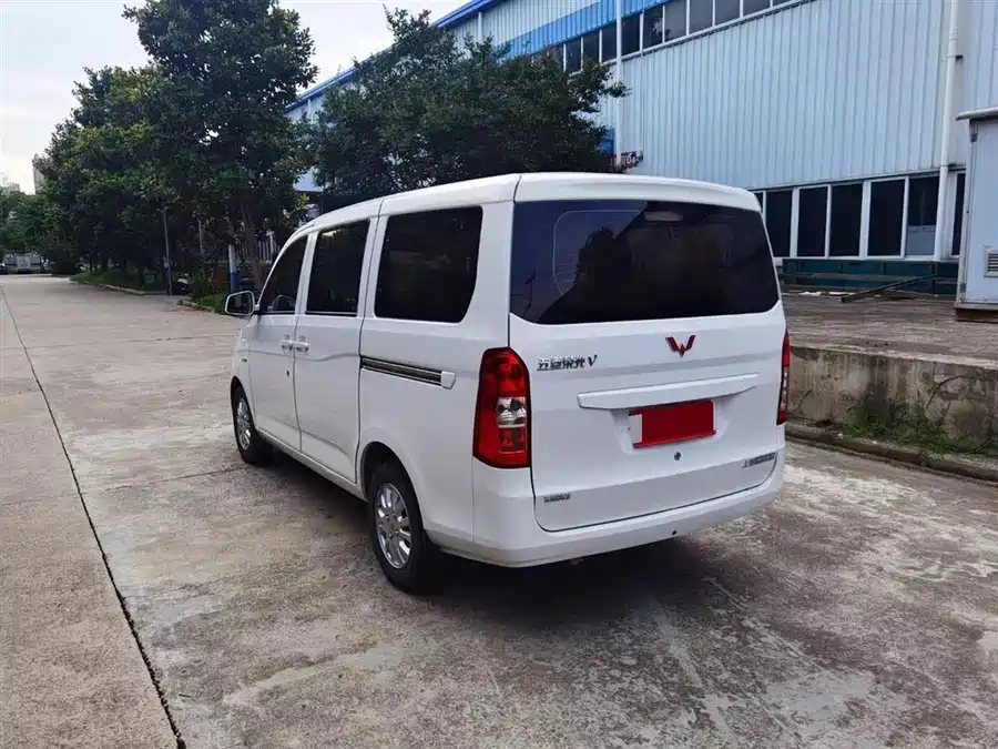 Wuling Rongguang V
