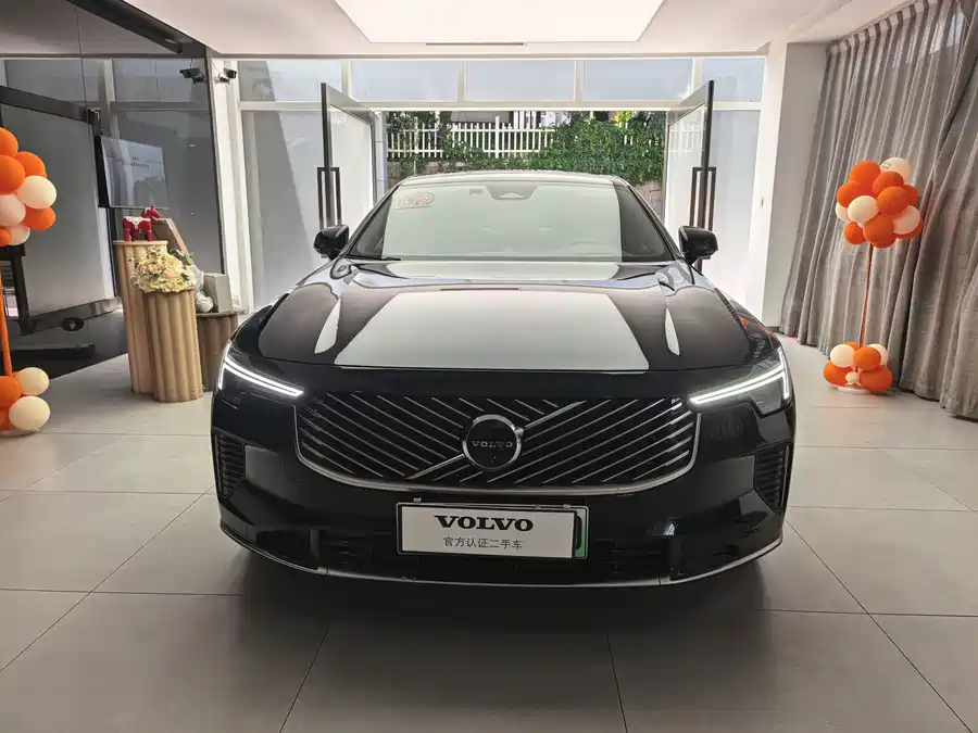 Volvo S90 plug-in hybrid