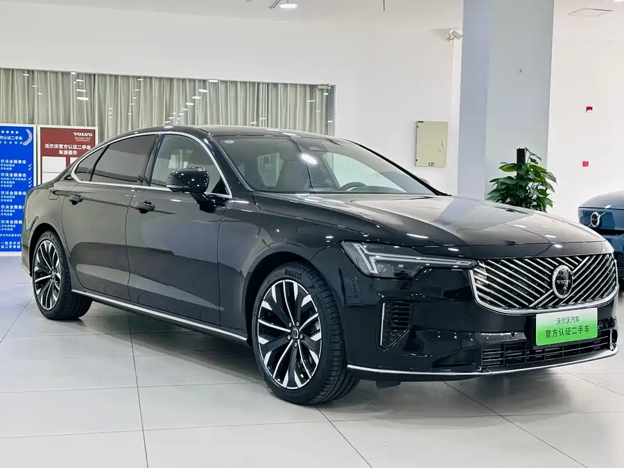 Volvo S90 plug-in hybrid