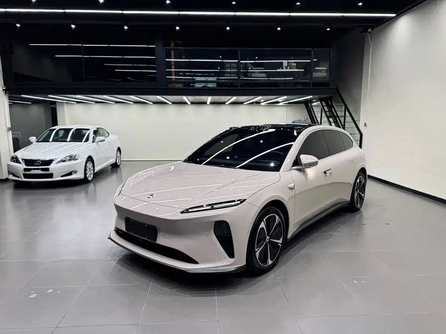 NIO ET5T