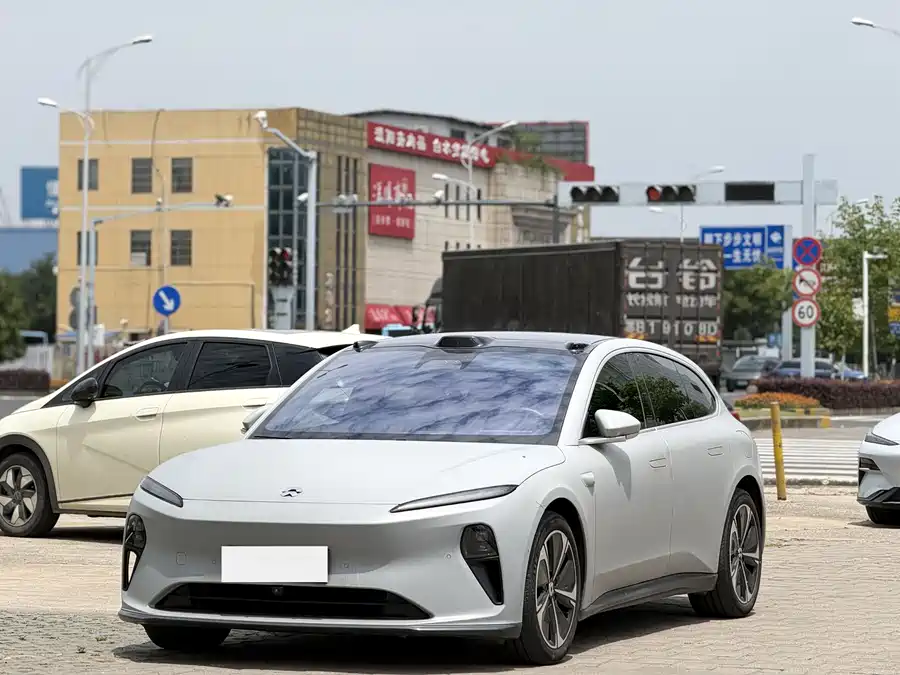 NIO ET5T