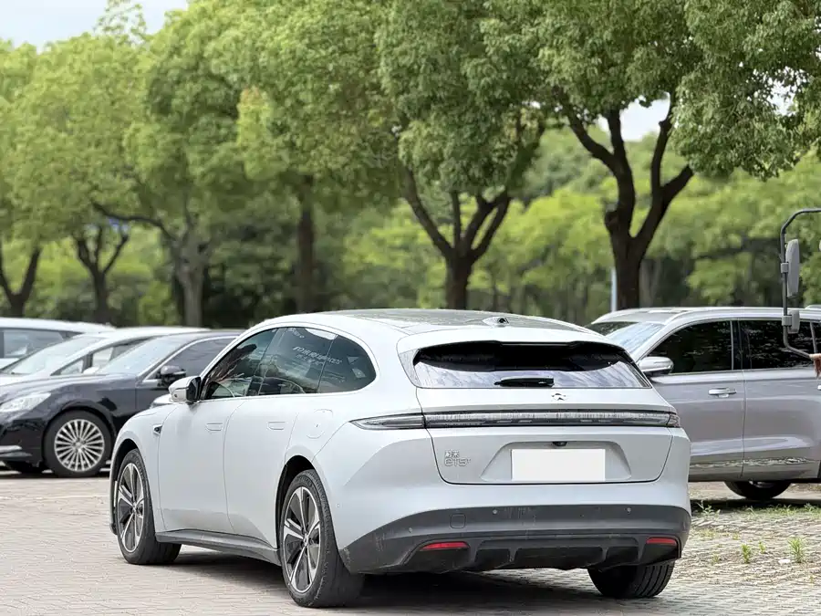 NIO ET5T