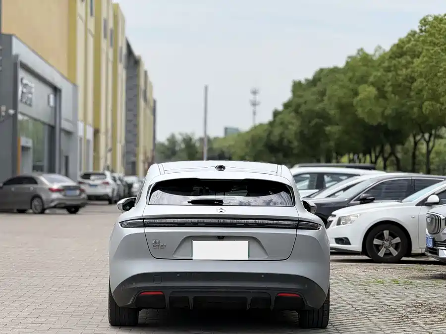 NIO ET5T