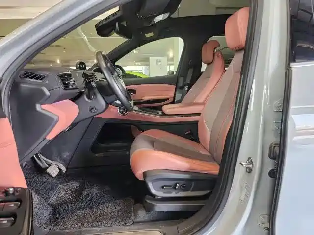 NIO EC6