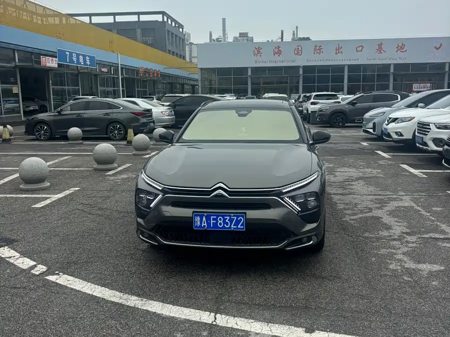 Citroën Versailles C5 X
