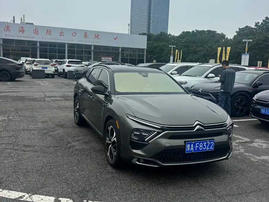 Citroën Versailles C5 X