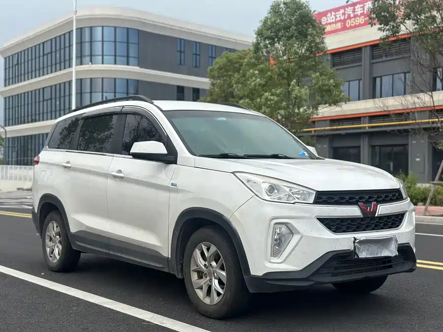 Wuling Hongguang S3
