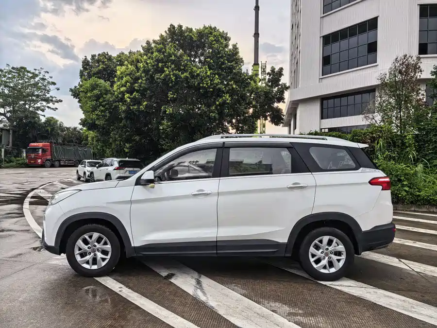 Wuling Hongguang S3