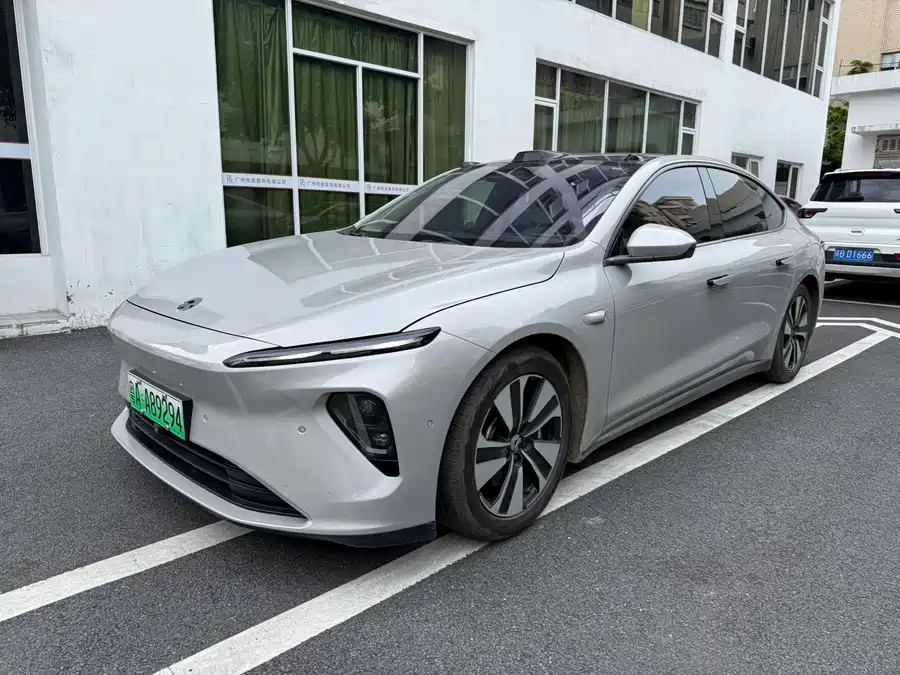 NIO ET7