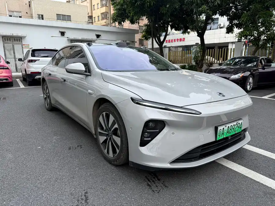 NIO ET7