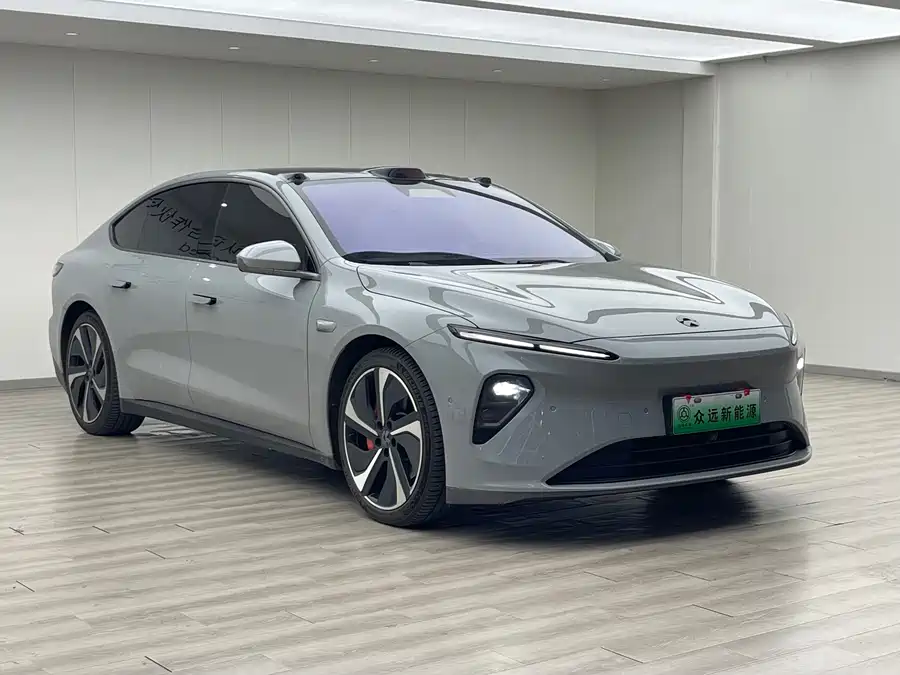 NIO ET7