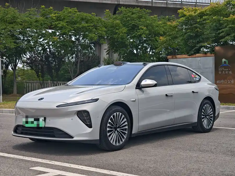 NIO ET7