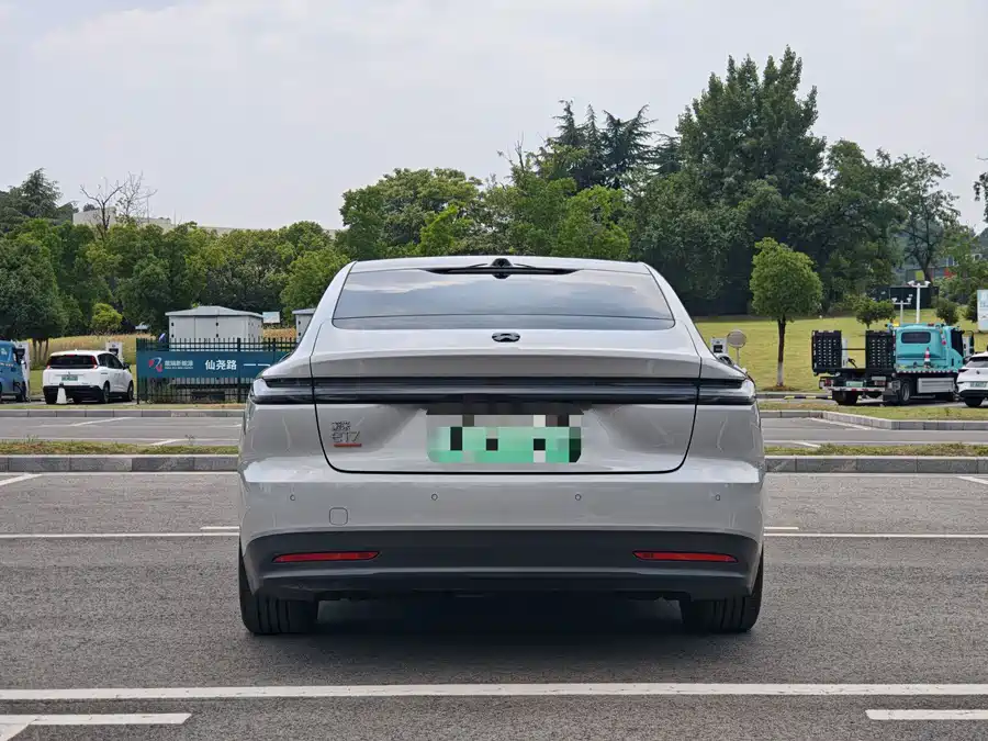 NIO ET7