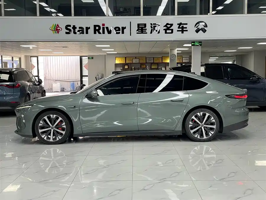 NIO ET7