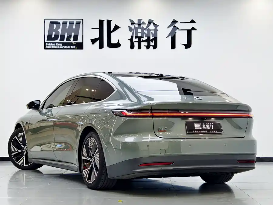NIO ET7