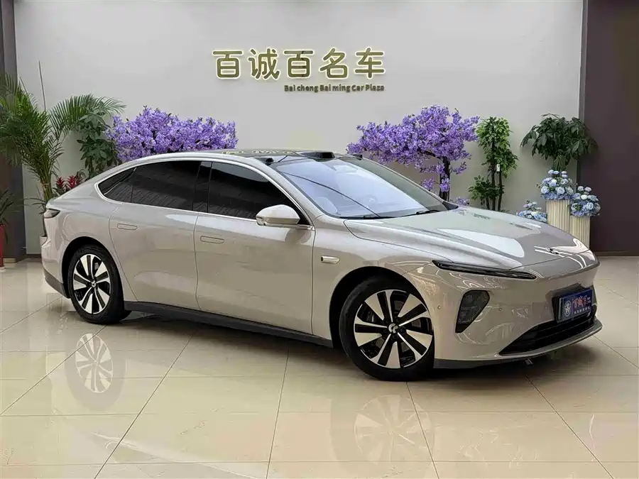 NIO ET7
