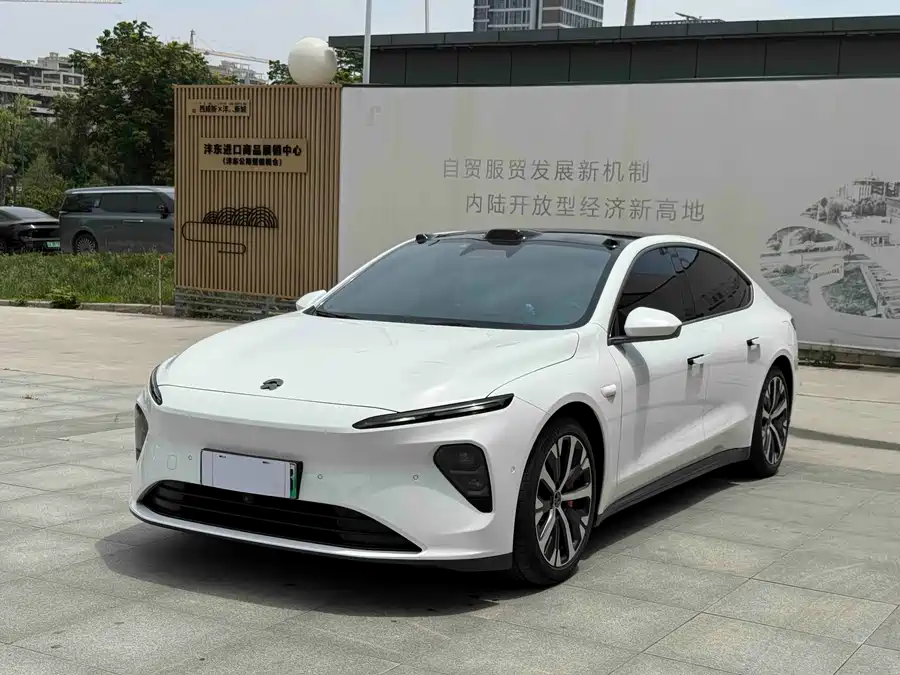 NIO ET7