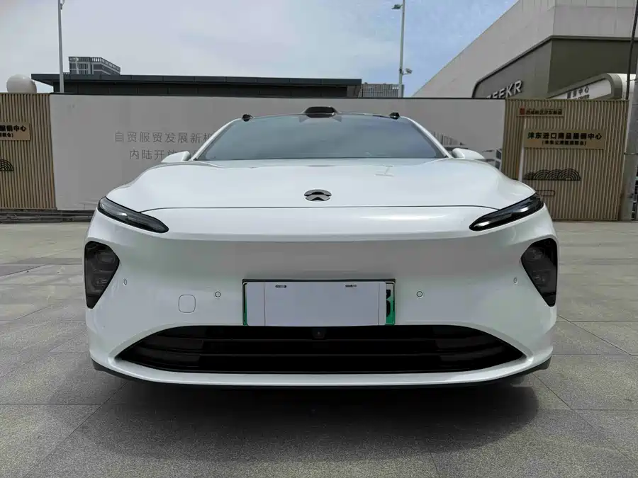 NIO ET7