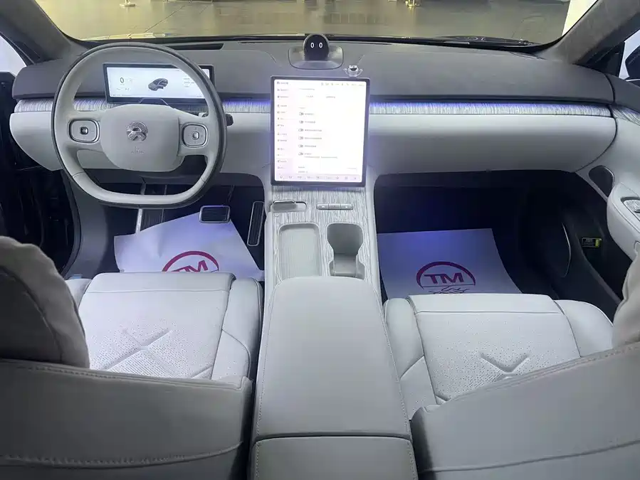 NIO ET7
