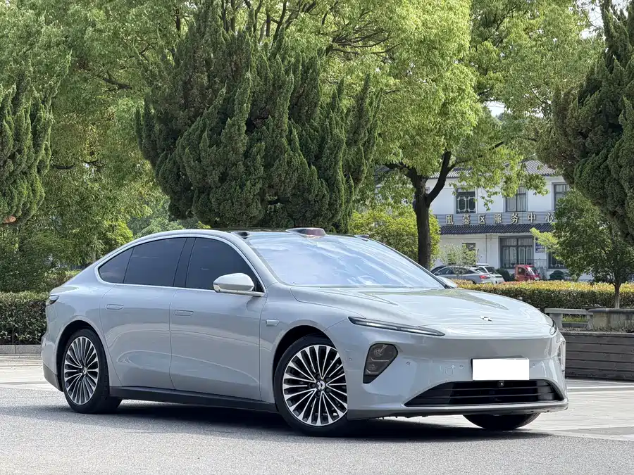 NIO ET7