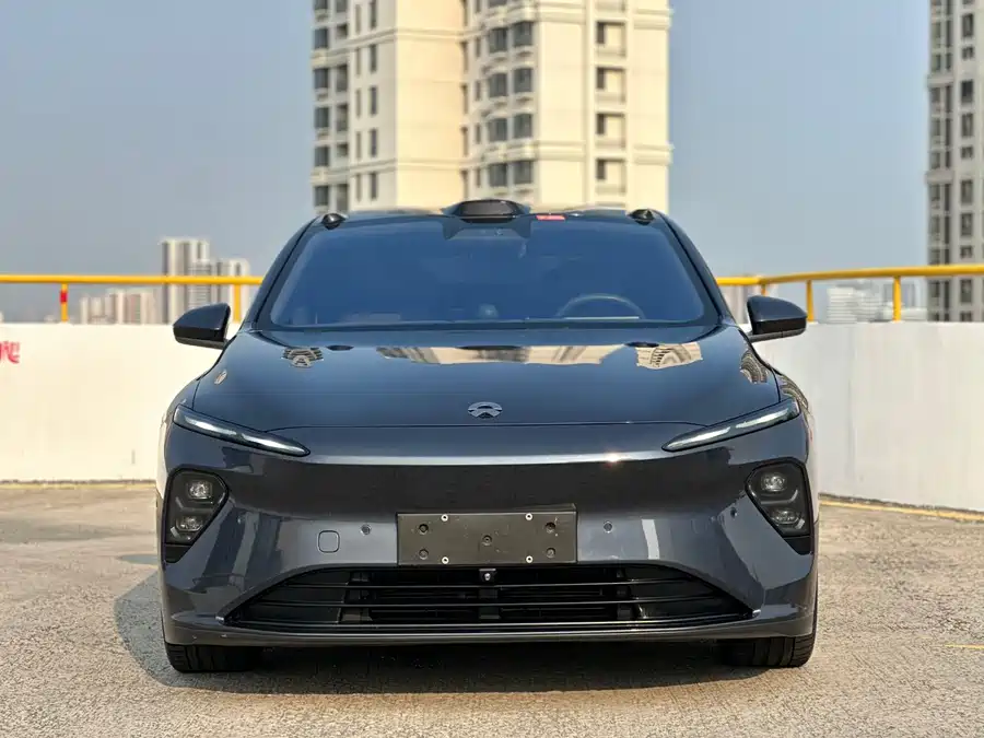 NIO ET7