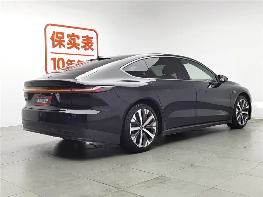NIO ET7