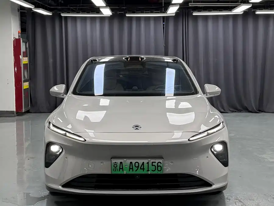 NIO ET7