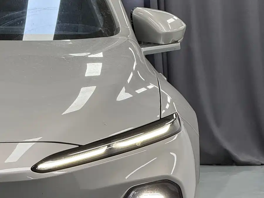 NIO ET7