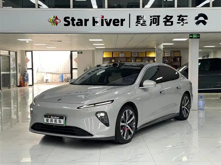 NIO ET7