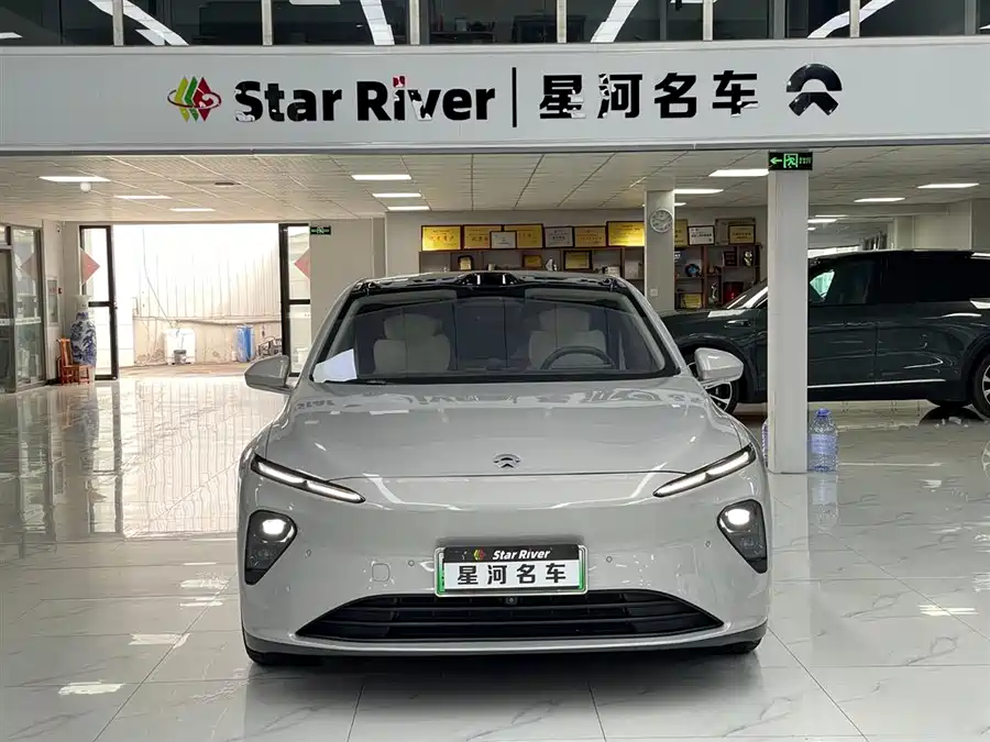 NIO ET7