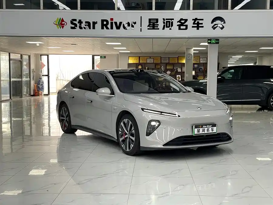 NIO ET7