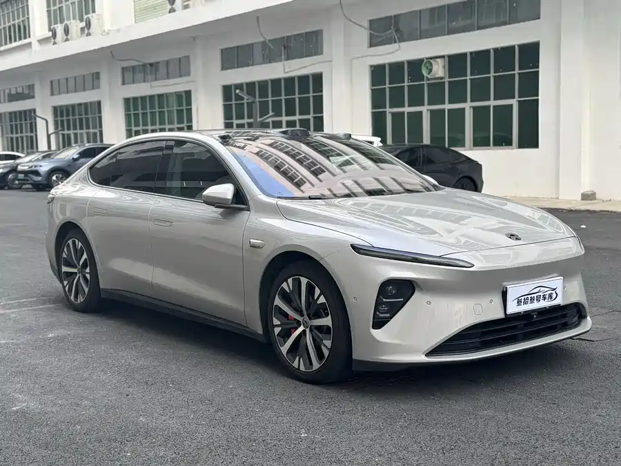 NIO ET7