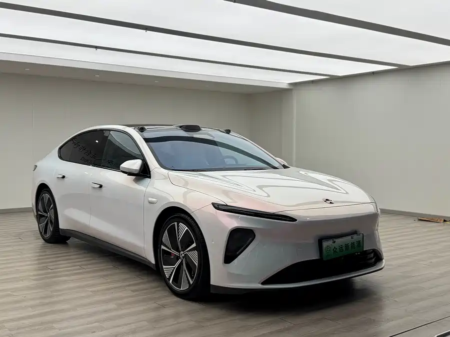NIO ET7
