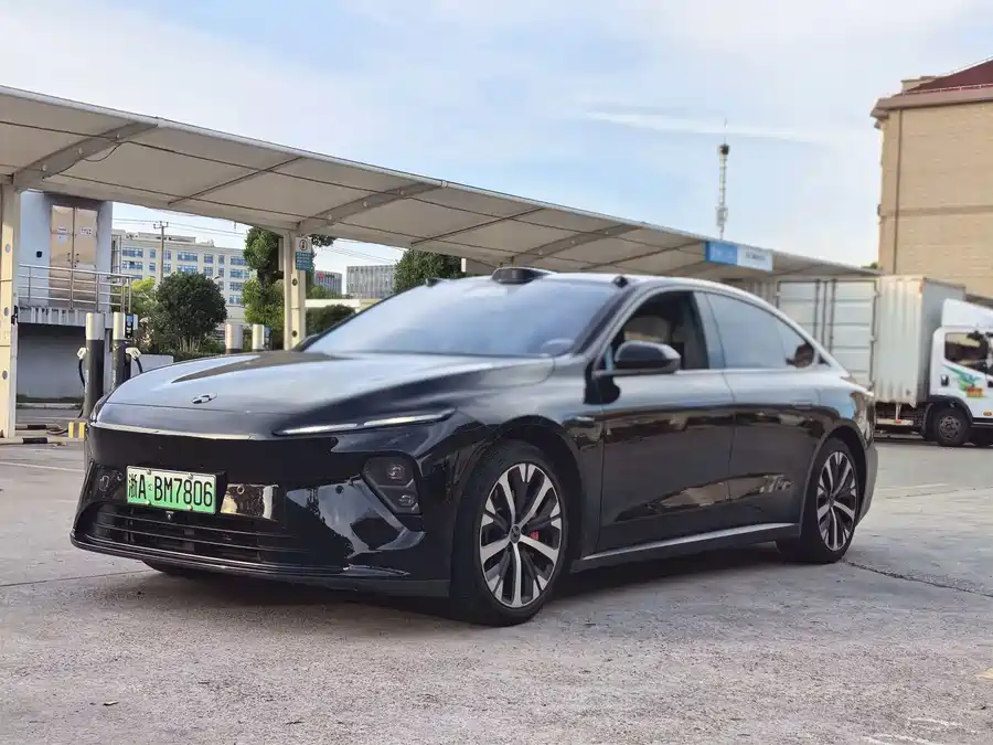 NIO ET7