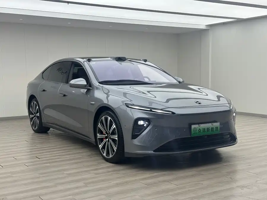 NIO ET7