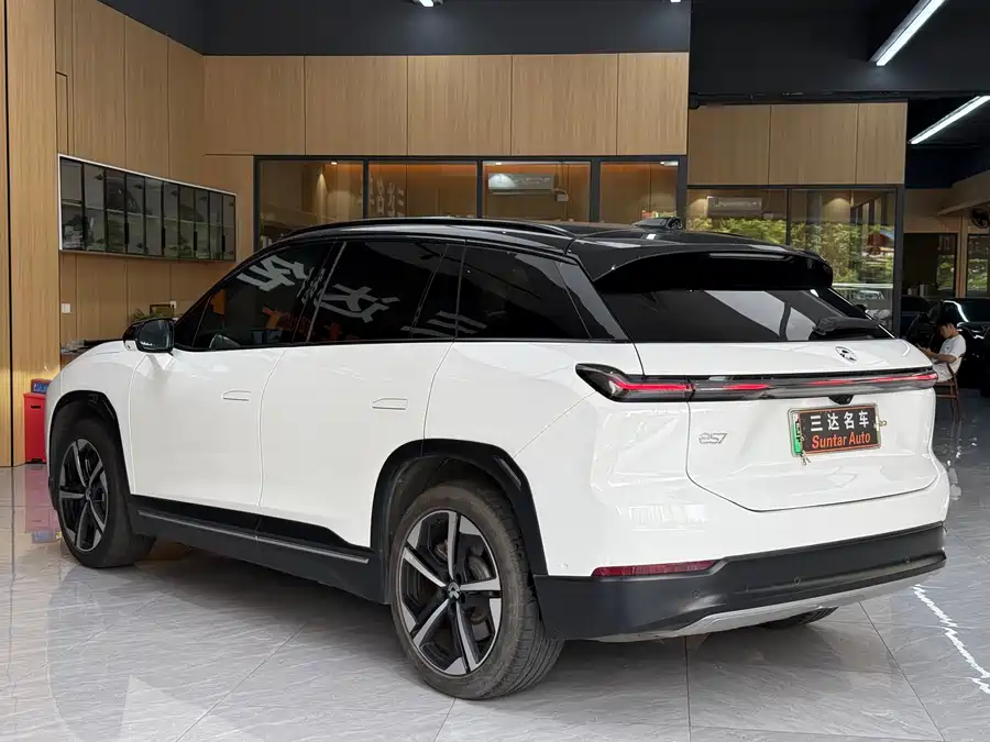 NIO ES7