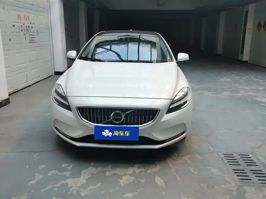 Volvo V40