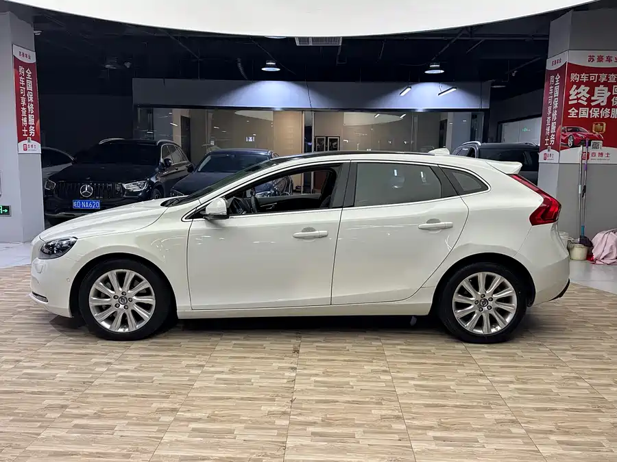 Volvo V40