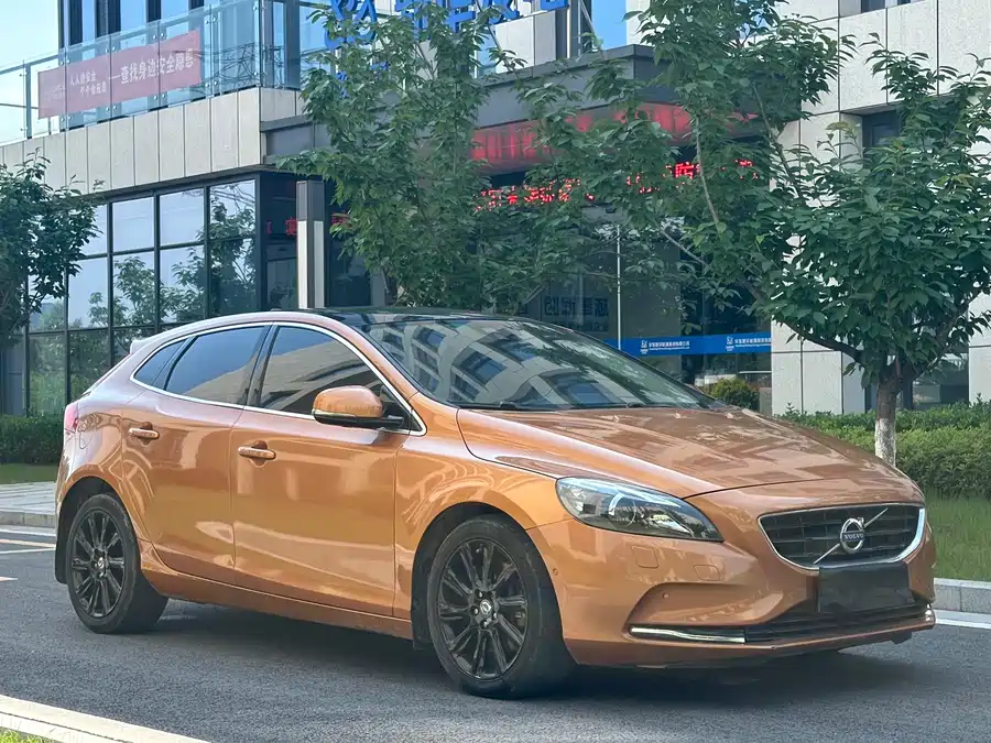 Volvo V40