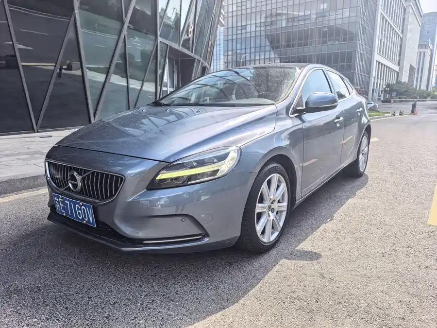 Volvo V40