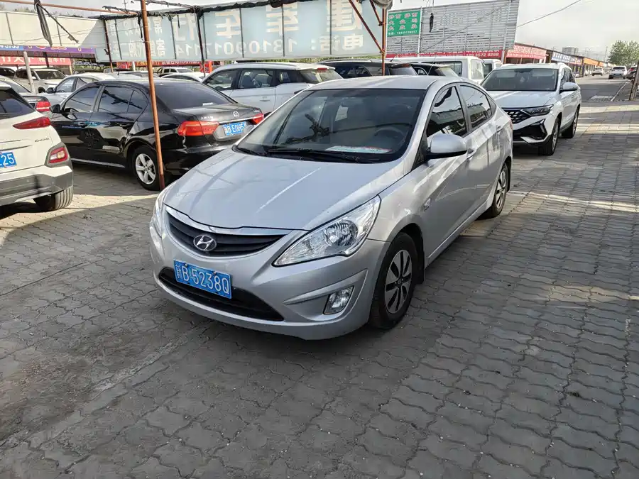 Hyundai Rena