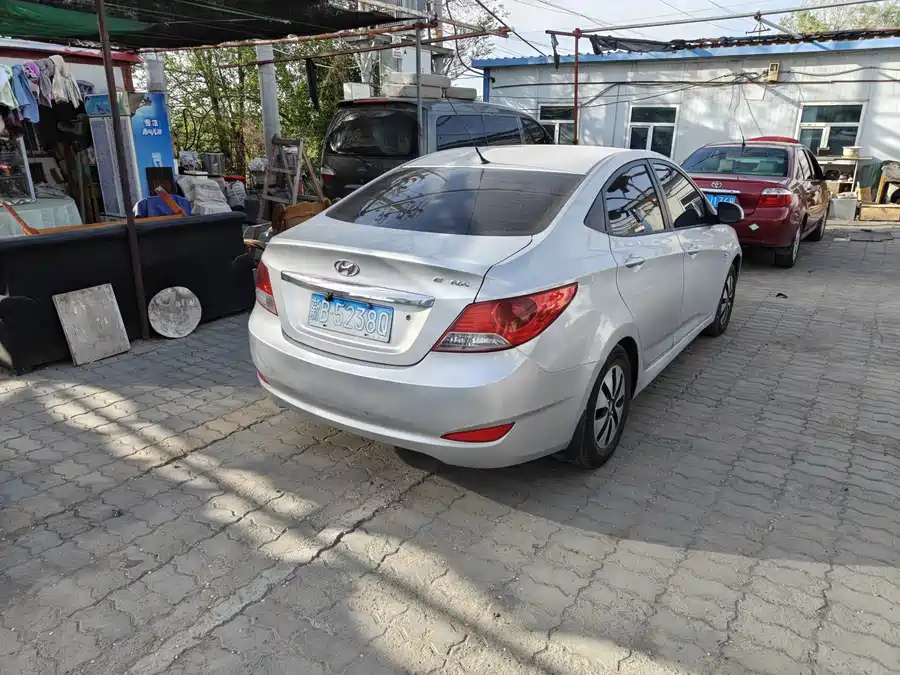 Hyundai Rena