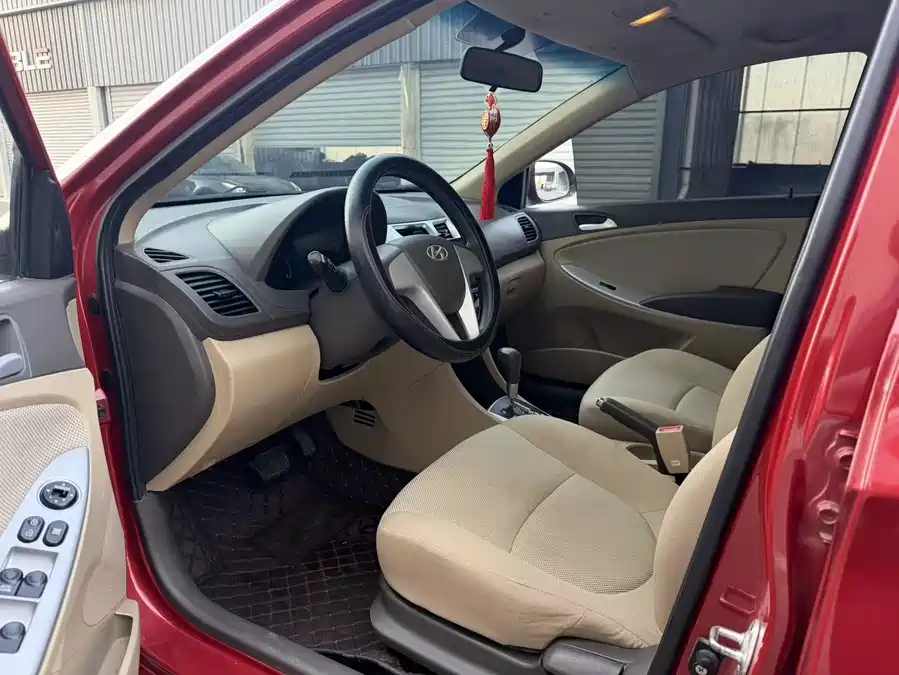 Hyundai Rena