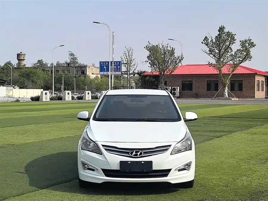 Hyundai Rena