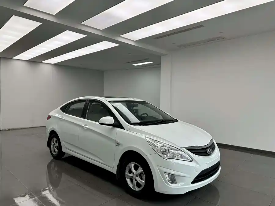 Hyundai Rena