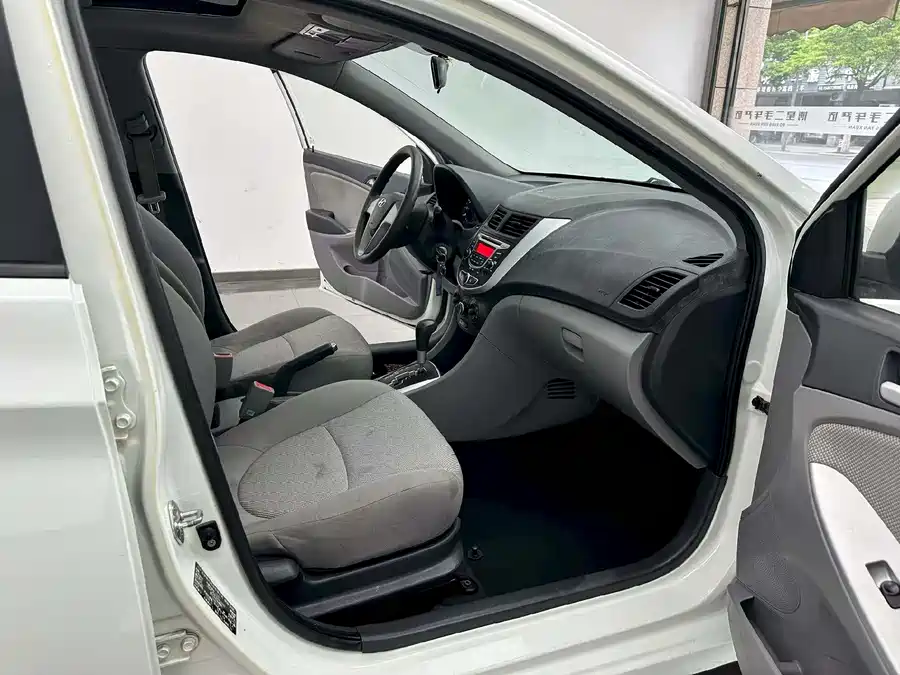 Hyundai Rena