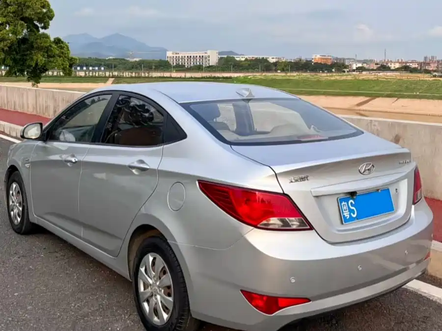 Hyundai Rena