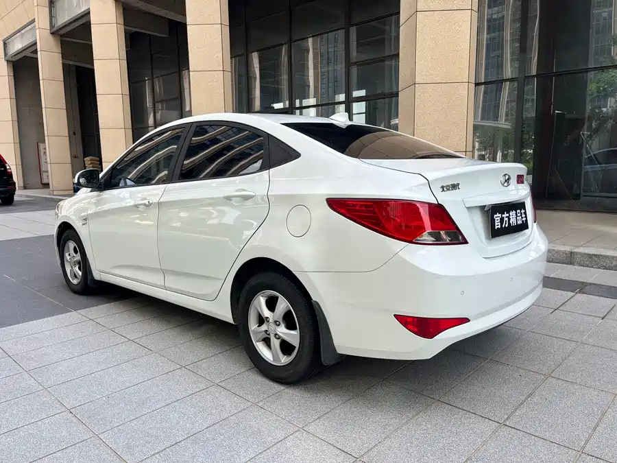 Hyundai Rena