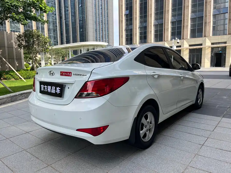 Hyundai Rena