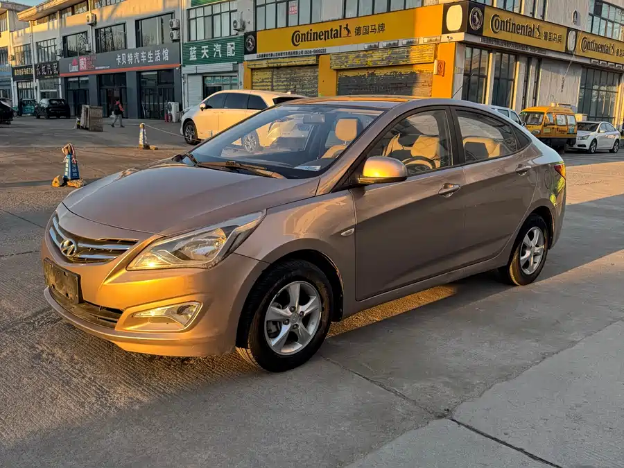 Hyundai Rena